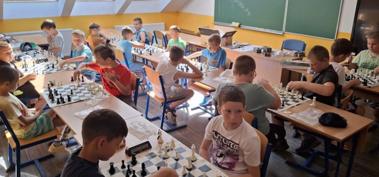 Nagy érdeklődés kísérte az iskolai sakkversenyt