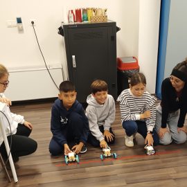 Negyedik osztályosok a Digitális Tudásközpontban