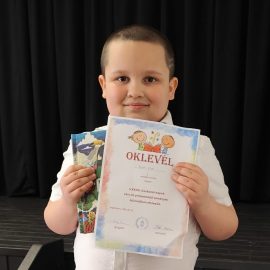 Buzási Olivér különdíjat kapott a Csokonai-napok vers- és prózamondó versenyen