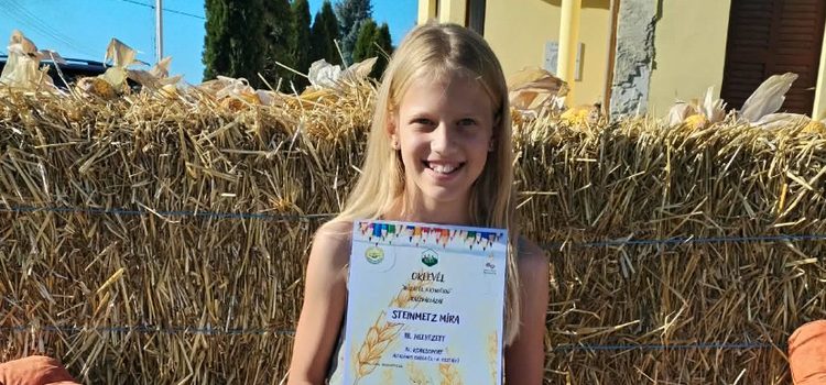 Steinmetz Míra harmadik helyezett a Nemzeti Agrárgazdasági Kamara pályázatán Steinmetz Míra harmadik helyezett a Nemzeti Agrárgazdasági Kamara pályázatán